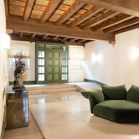 Palazzo Reggiani - Maria Callas Apartment