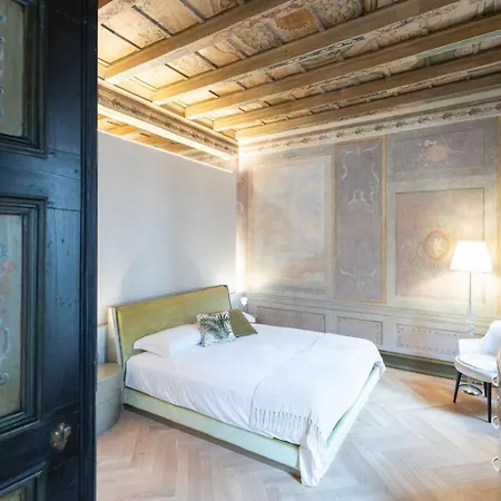 Apartment Palazzo Reggiani - Maria Callas