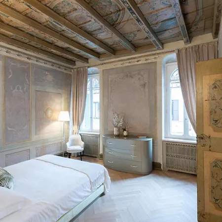 Palazzo Reggiani - Maria Callas Apartment *